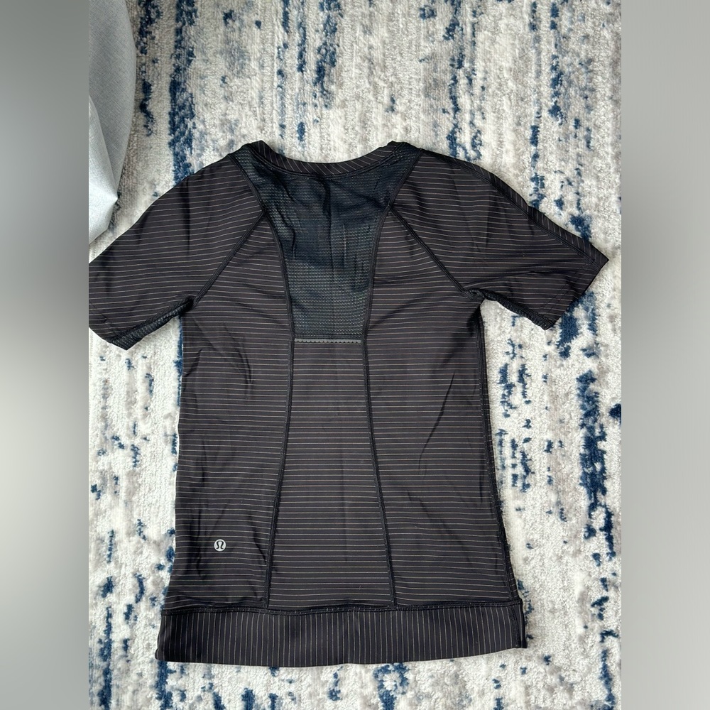 LULULEMON SHORT SLEEVE